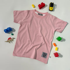 تي شيرت أساسي باللون الوردي الحار